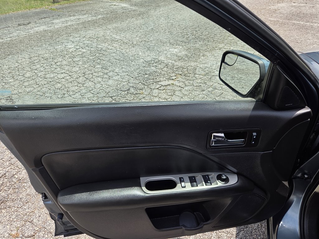 2011 Ford Fusion SEL - Photo 18