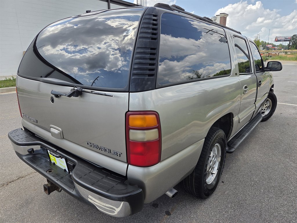 2002 Chevrolet Suburban LS - Photo 6