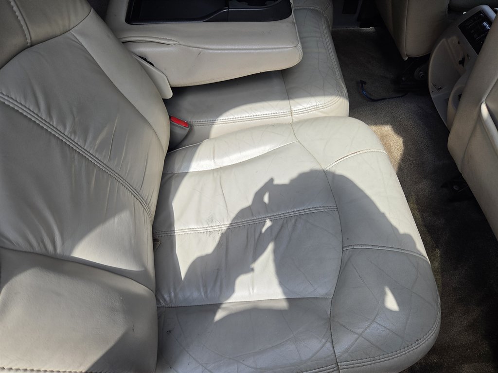 2002 Chevrolet Suburban LS - Photo 14