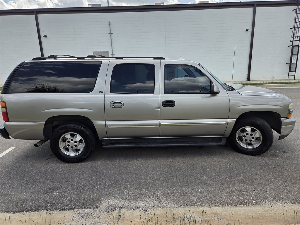 2002 Chevrolet Suburban LS - Photo 7