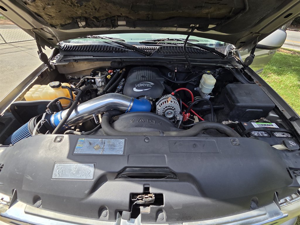 2002 Chevrolet Suburban LS - Photo 10