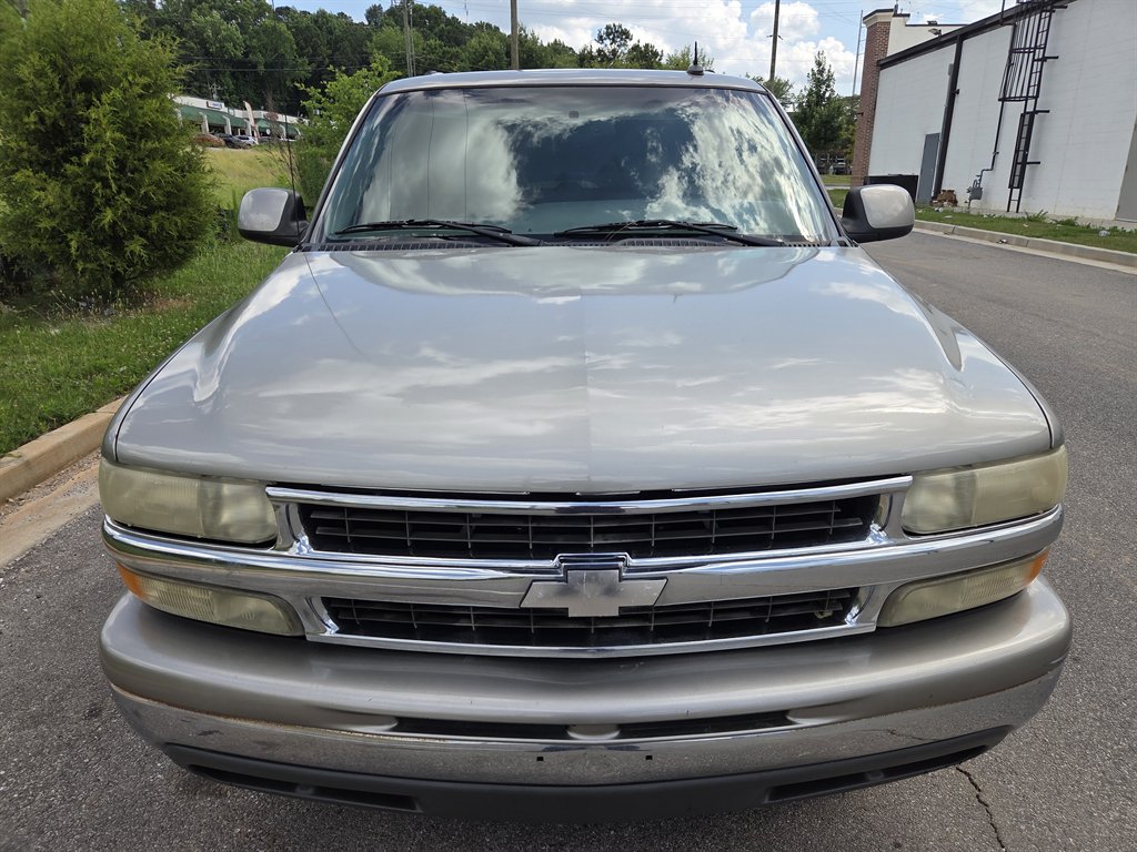 2002 Chevrolet Suburban LS - Photo 9