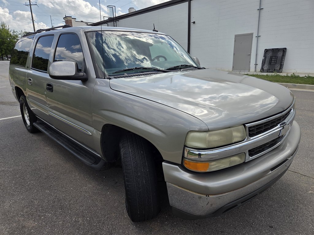 2002 Chevrolet Suburban LS - Photo 8