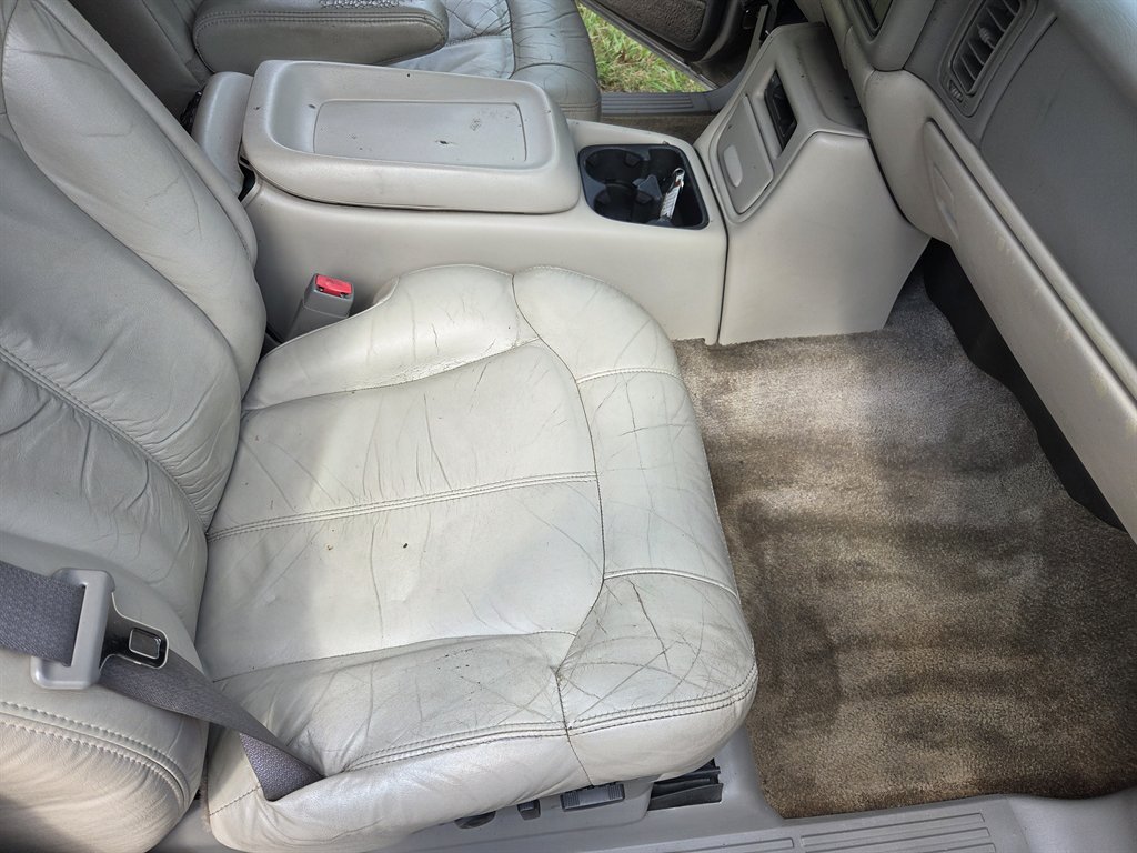 2002 Chevrolet Suburban LS - Photo 13