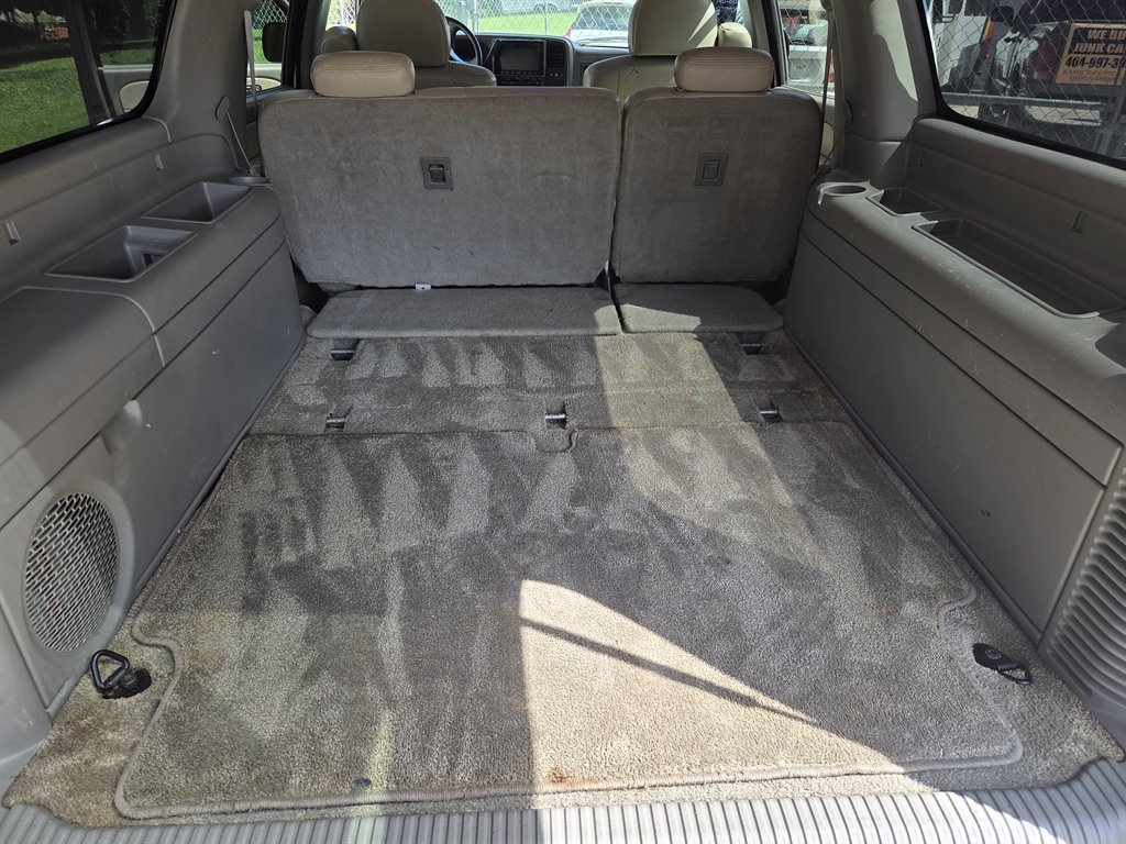 2002 Chevrolet Suburban LS - Photo 16